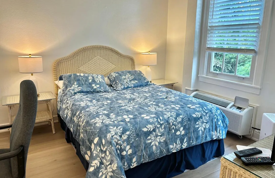 TROPICAL Palm Beach NEW SUITE 3 Beds 2 BEDRS &2BATHROOMS ENSUITE BEACH 5 MINOutdoorPOOL Garden-1